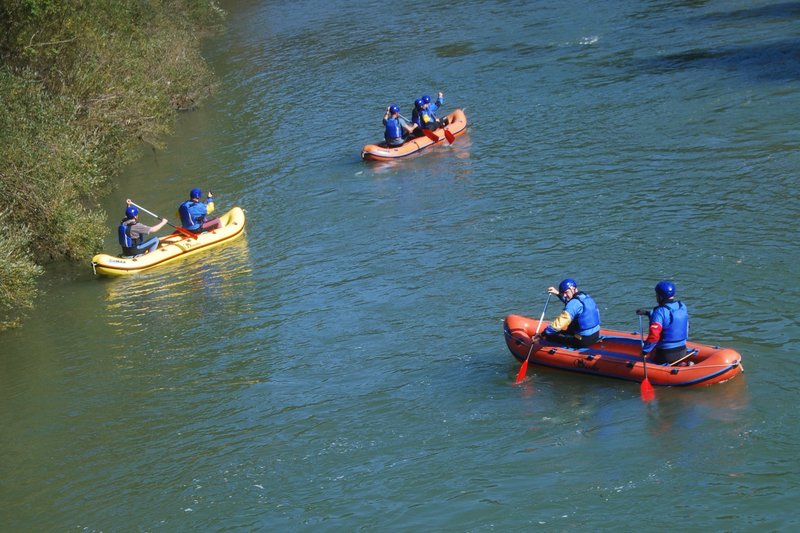 Preživetje v naravi Preživetje v naravi - s kanujem po reki