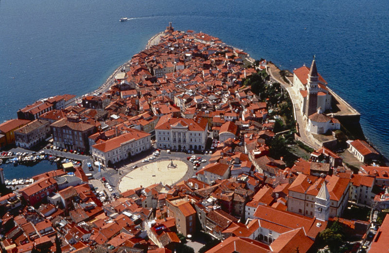 Walking in Slovenia - From peaks to the sea